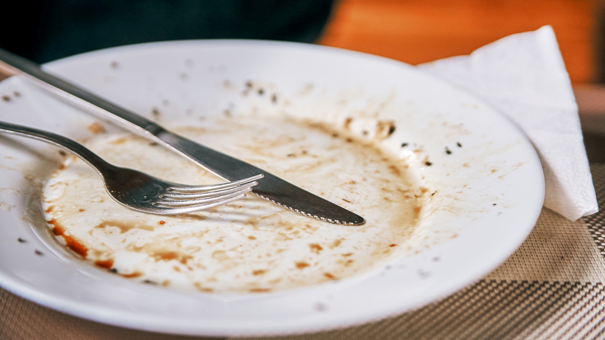 Kako se riješiti poriva da uvijek ispraznite tanjur - i zašto to uopće radimo