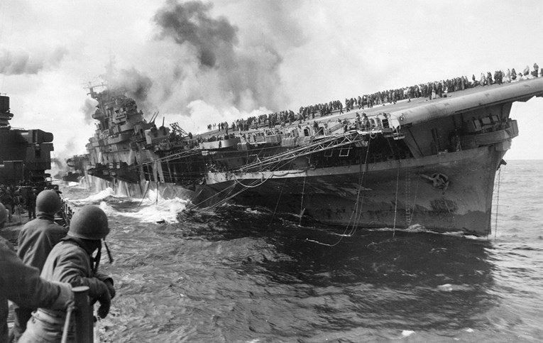 Japanci su pred kraj rata pogodili američki nosač aviona. Bio je to pakao