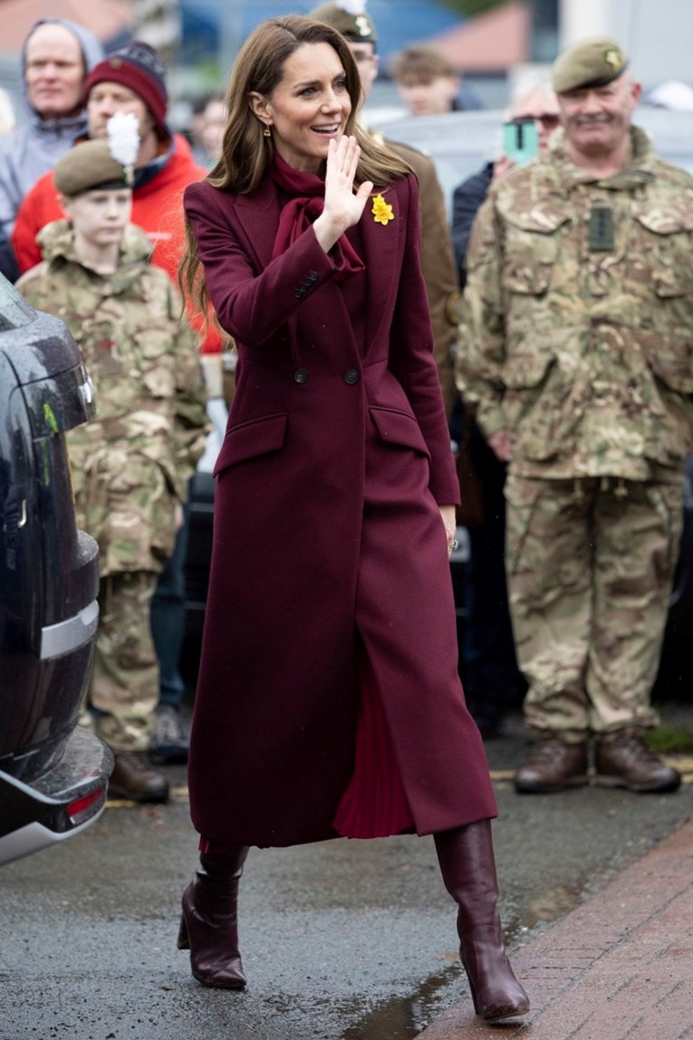 Sve u istoj nijansi, a ništa dosadno: Kate Middleton održala lekciju iz stila