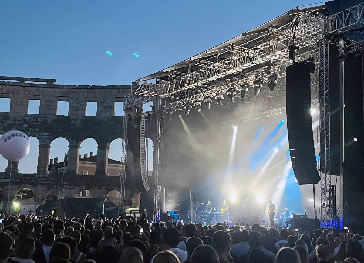 Bryan Adams održao koncert u punoj pulskoj Areni