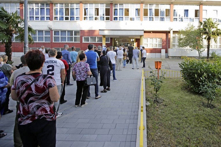 Ogromne gužve na biralištima u Mostaru