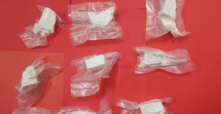 Mladići dilali drogu po Zadru. Pronađeno im 769 grama kokaina, trava, vaga...