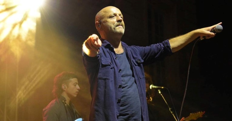 Kekin mjesečno zarađuje preko 10.000 eura. Mi mu plaćamo doprinose za zdravstveno