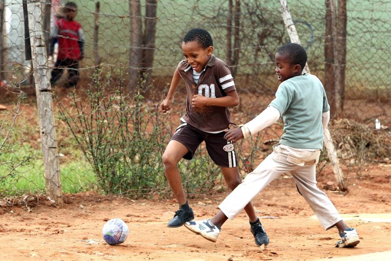 Ekonomisti upozoravaju: 1% stanovništva uzima bogatstvo, milijarde gladuju 