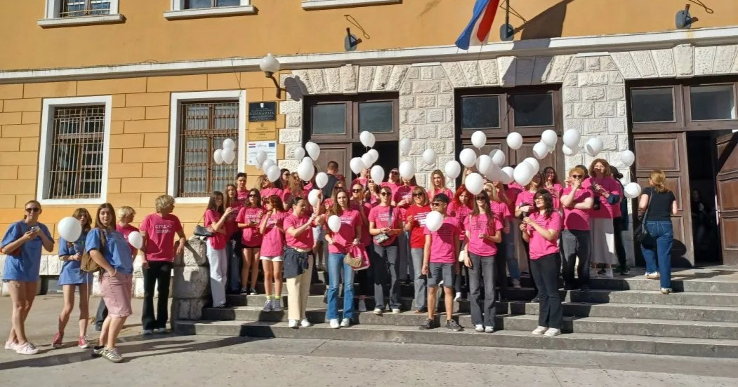 Zadarski maturanti tijekom norijade odali počast Luki Milovcu