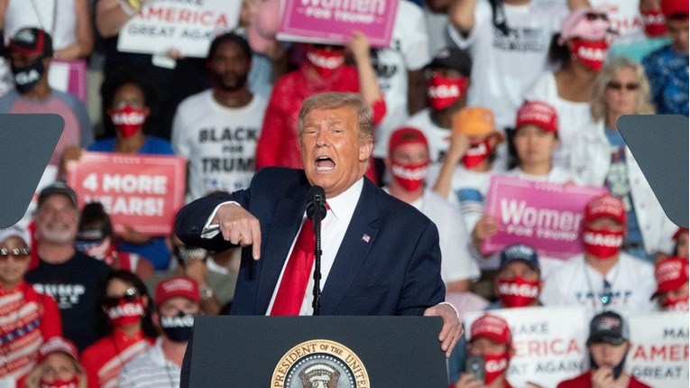Trump pred tisućama pristaša na Floridi: Kažu da sam imun, osjećam se moćno