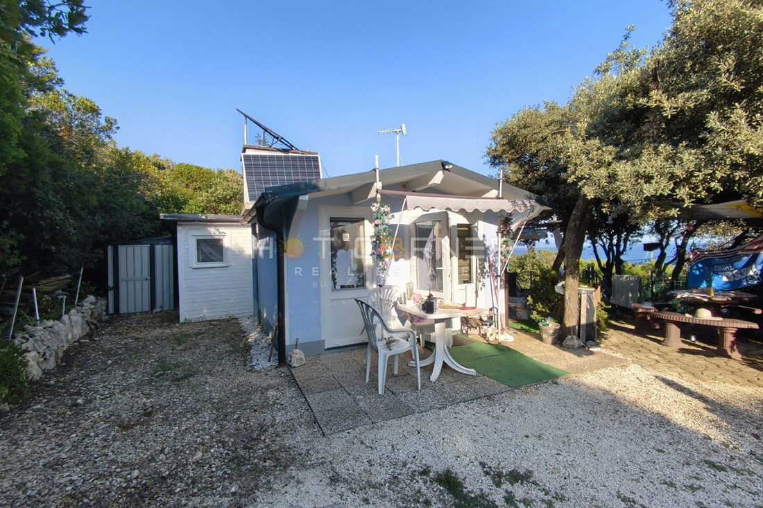 Top oglasi za nekretnine: Kućica u Istri s pogledom na more za 70.000 €