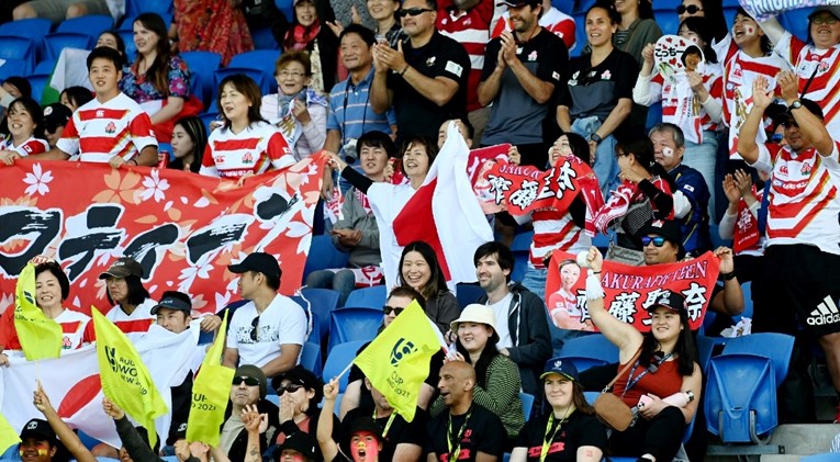 Japanski navijači gledali utakmicu Katara i Ekvadora pa očistili stadion nakon nje