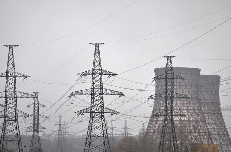 Ukrajina i dalje uvozi struju iz Slovačke i Mađarske, unatoč prijetnjama Fica i Orbána