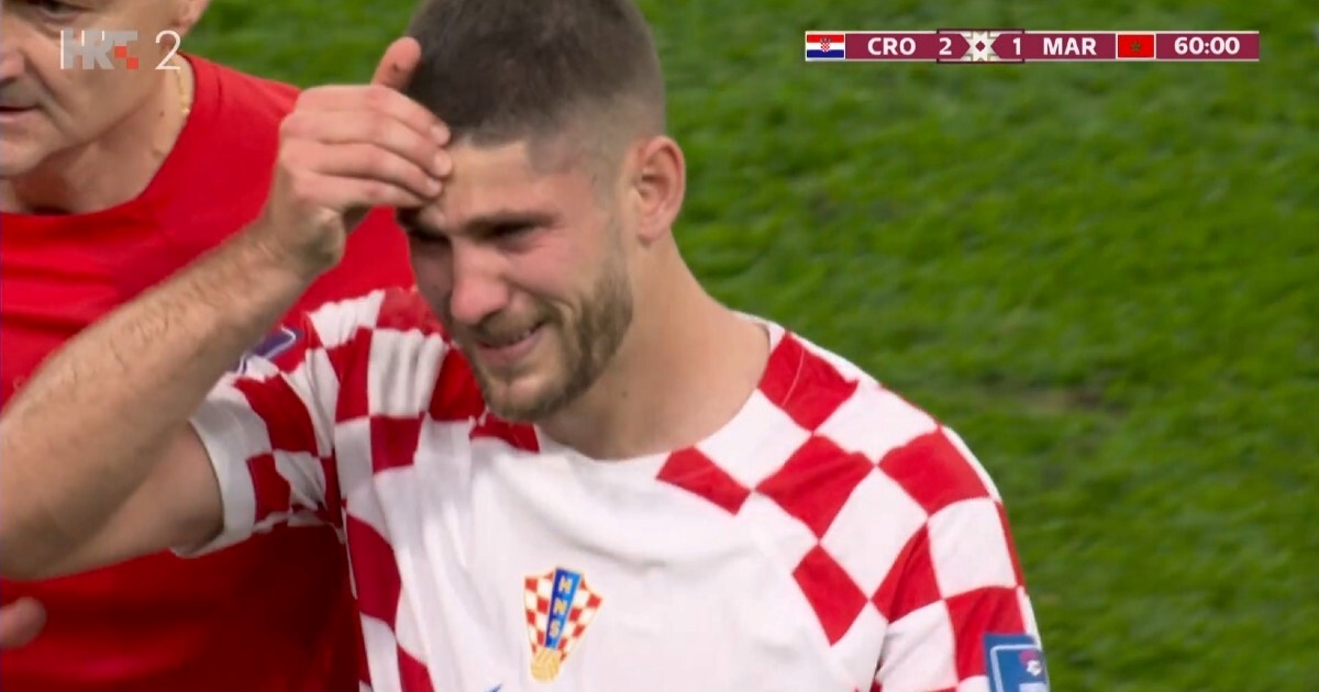 Kramarić u suzama izašao iz igre