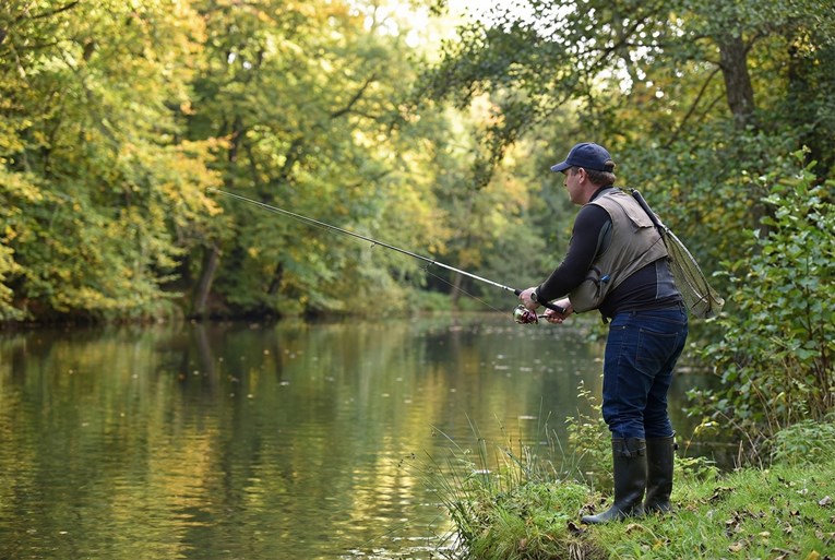 Najčešće greške kod kupnje ribolovne opreme: vodič za početnike