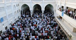 Muslimani slave Ramazanski bajram