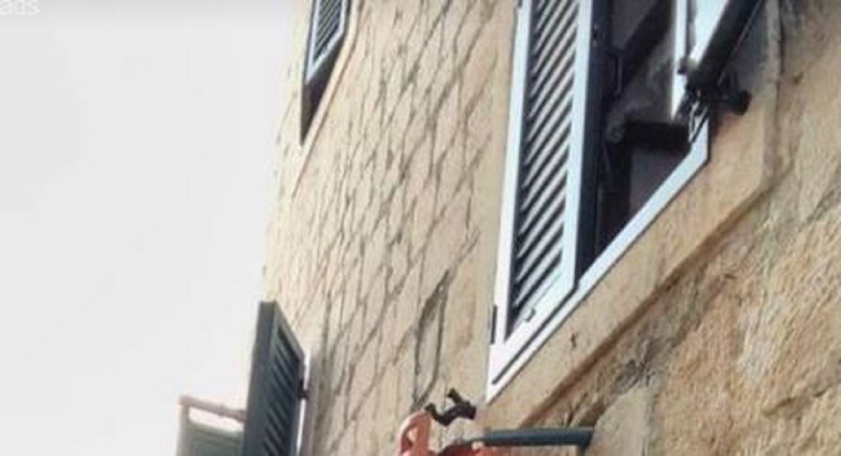 Ljudi ne vjeruju što je Bračanin instalirao na zid, fotka je hit na Fejsu