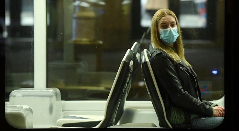 Danska studija: Maska ne štiti dovoljno, no rizik je manji ako ju nosi zaražena osoba