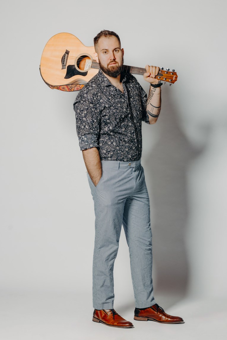 Uzeo pauzu zbog obitelji, sad dolazi na Doru. Odgovorio je na naših 10 pitanja