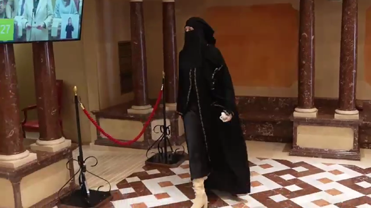 VIDEO Španjolska političarka u nikabu došla na sjednicu