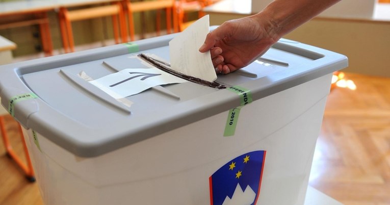 Slovenci će na referendumu odlučiti o javnoj televiziji. Novinari: Stanje je sve gore