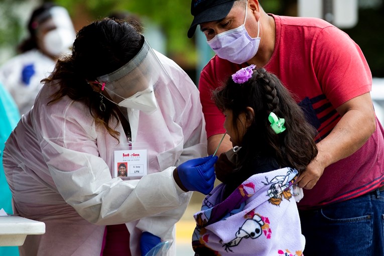 Gotovo 100 tisuća američke djece tijekom srpnja zaraženo koronavirusom, umrlo 25