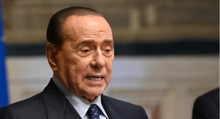 Berlusconi: Odustajem od kandidature za predsjednika Italije