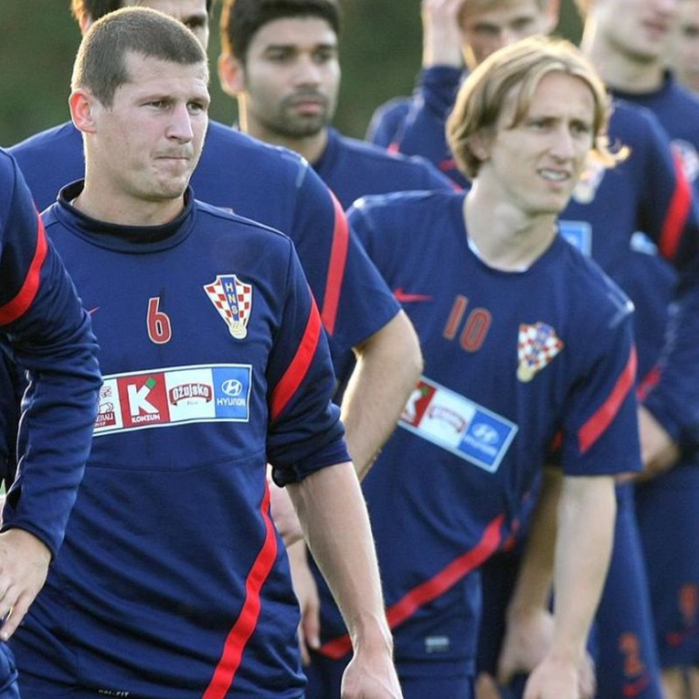 Hrvat za češke medije: Pobijedio sam Modrića u nogotenisu. Dao mi je 800 kuna