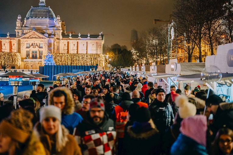 Tko svira, ima li što izvan centra... Što još (osim hrane) nudi zagrebački Advent?