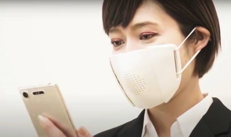 Japanski startup izumio pametnu masku koja služi kod korone i prevodi osam jezika
