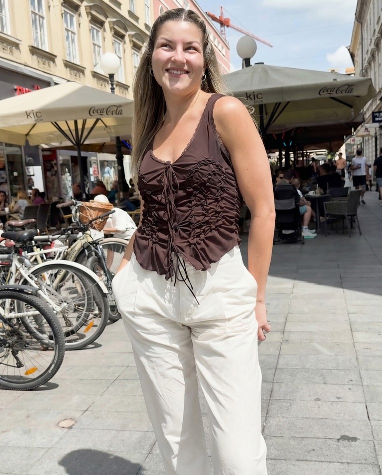 Lorena je za špicu odabrala jednostavnu kombinaciju koja uvijek prolazi