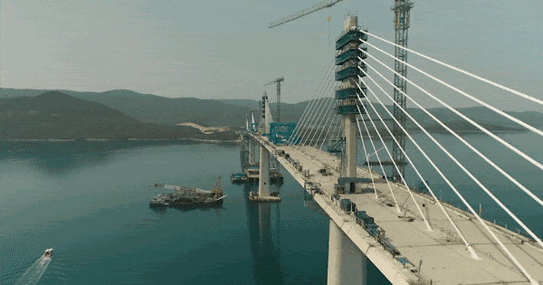 Pogledajte video: Pripreme za spajanje Pelješkog mosta