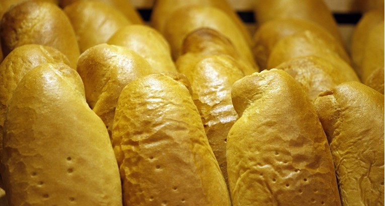 Varaždinska policija traži osobu koja je ukrala stari kruh iz spremišta dućana