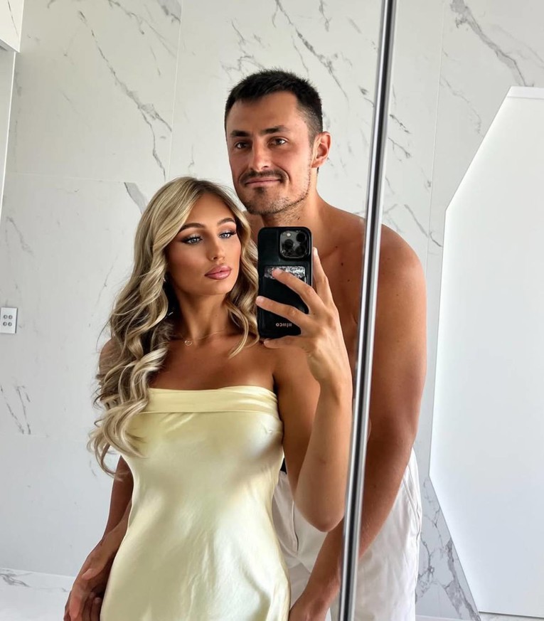 Tenisač Bernard Tomić s partnericom Keely Hannah dobio prvo dijete