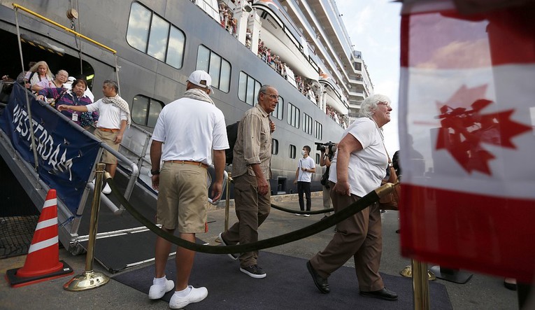 Kod jedne putnice s kruzera Westerdam otkriven koronavirus, traže se ostali