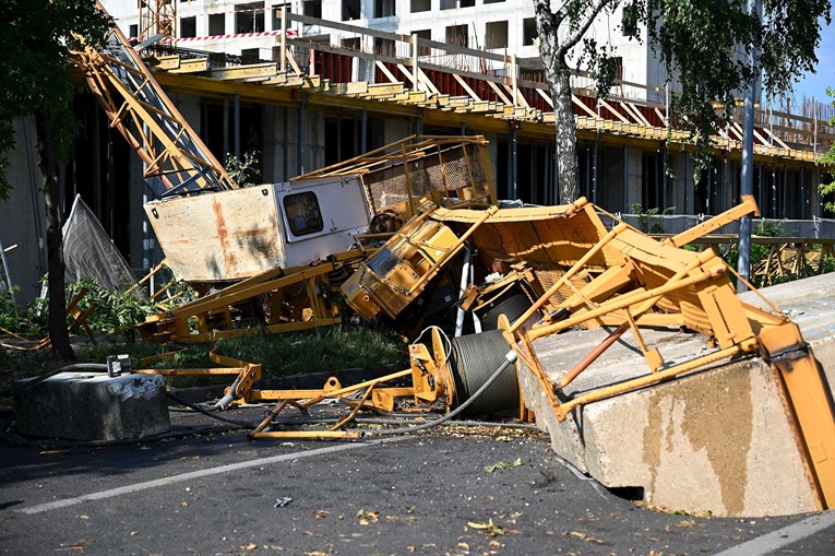 FOTO I VIDEO Ovako danas izgleda ulica na koju je pala dizalica