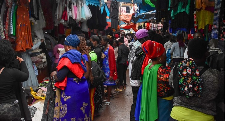 Francuska želi zabraniti izvoz rabljene odjeće iz EU: "Afrika nije kanta za smeće"