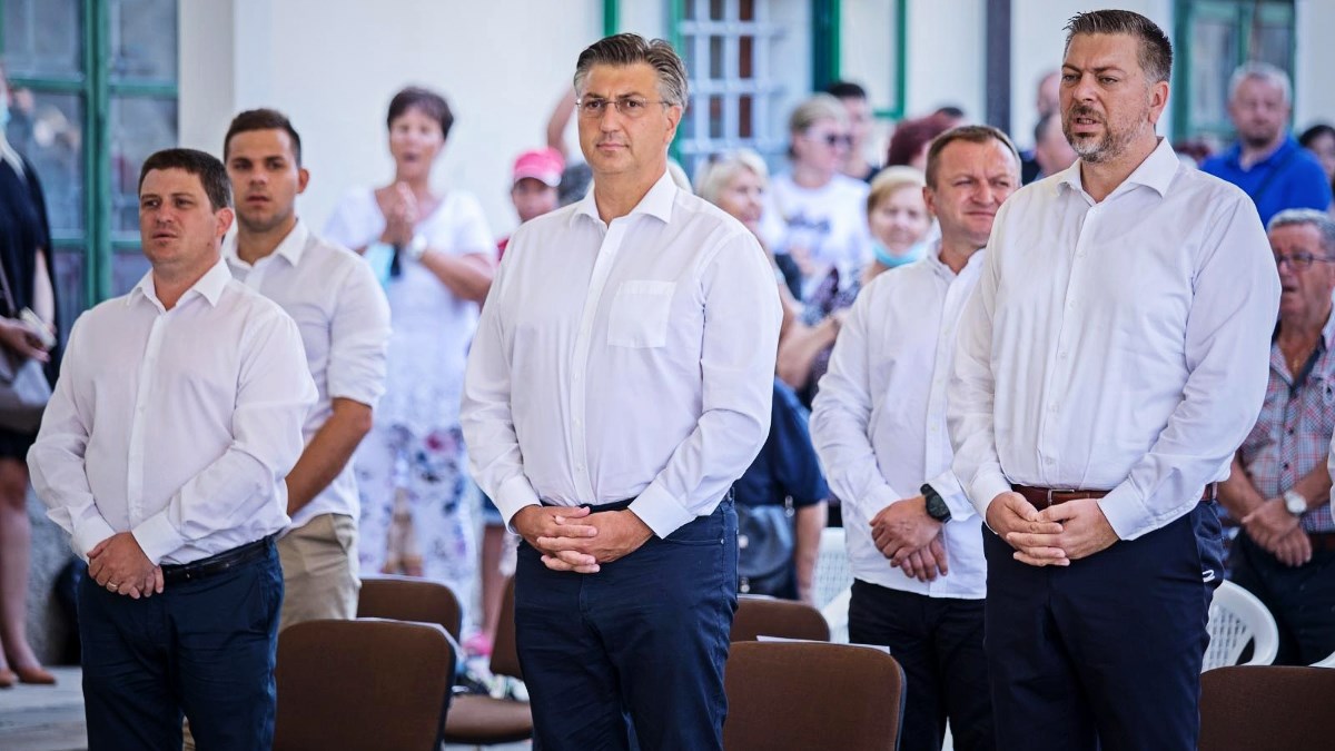 Plenković: Internet nam nije saveznik, nećemo plaćati ljudima za cijepljenje