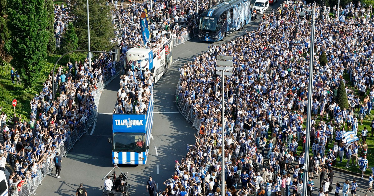 Pogledajte ludnicu u San Sebastianu. 100.000 navijača dočekalo igrače Real Sociedada