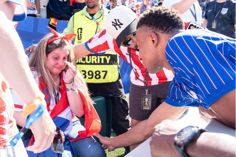 Mbappé pogodio Paragvajku u lice. Uslijedila je gesta koja je oduševila publiku