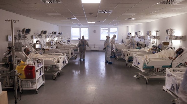U Srbiji porast novozaraženih, sve je više mlađih osoba u bolnicama
