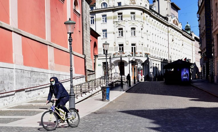 U Sloveniji još šest novozaraženih, u crkvama obavezno nošenje zaštitnih maski