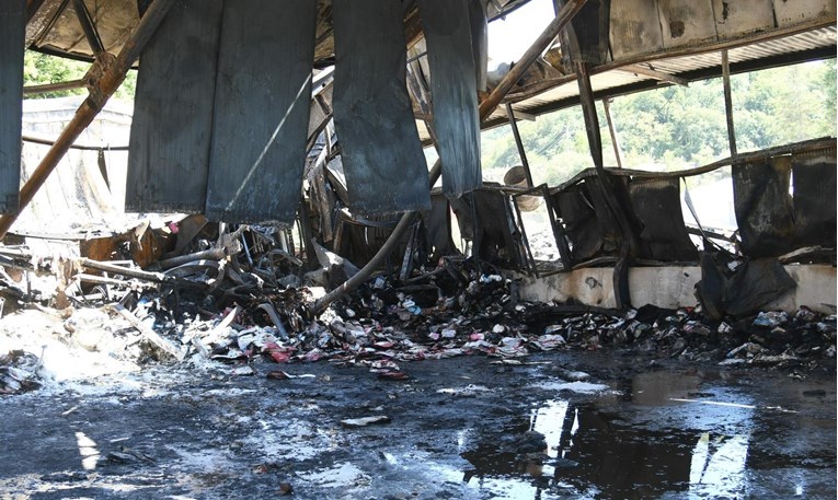 Šteta u izgorjeloj tvornici je više milijuna eura. Prijetila je velika katastrofa