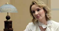 Žena koju Haag želi uhititi uz Putina hvalila se da je "posvojila" dijete iz Ukrajine