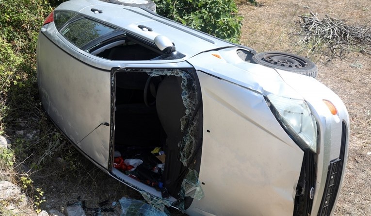 VIDEO Prometna nesreća kod Šibenika, jedna osoba završila u bolnici