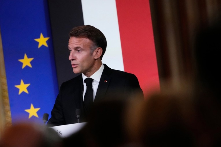 Macron: Postoje znakovi da se Rusija sprema mobilizirati 300.000 novih vojnika