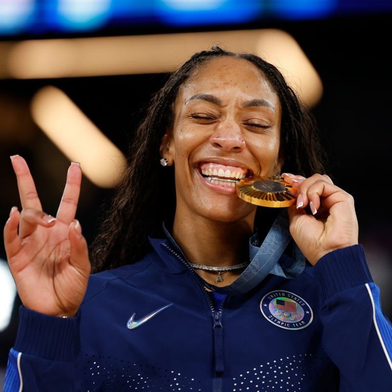 Amerikanka ispisala povijest ženske košarke