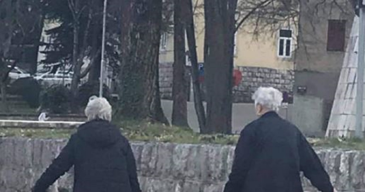 Fotka žena iz Dalmacije postala hit na Fejsu zbog onog što nose: "Kad su muški za k."