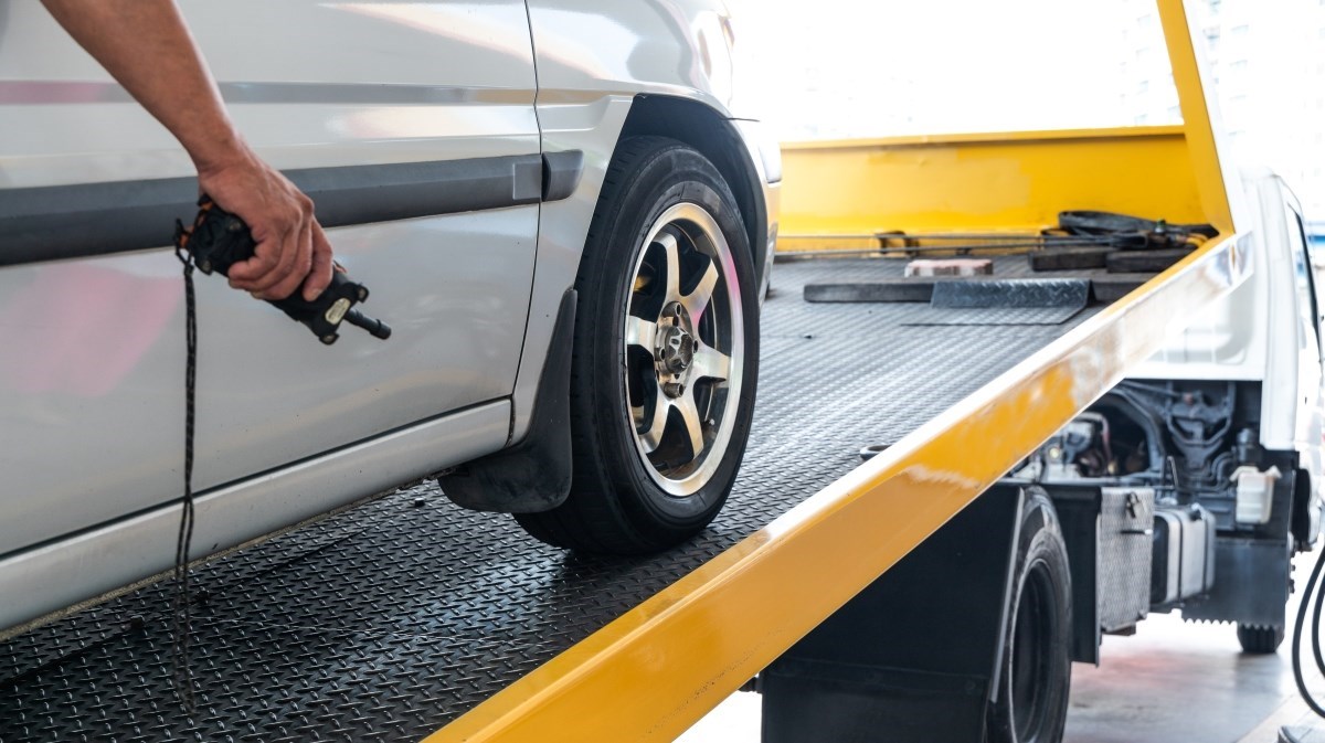 Na cestama prema moru patroliraju lažne šlep-službe. "To što rade je pljačkanje"