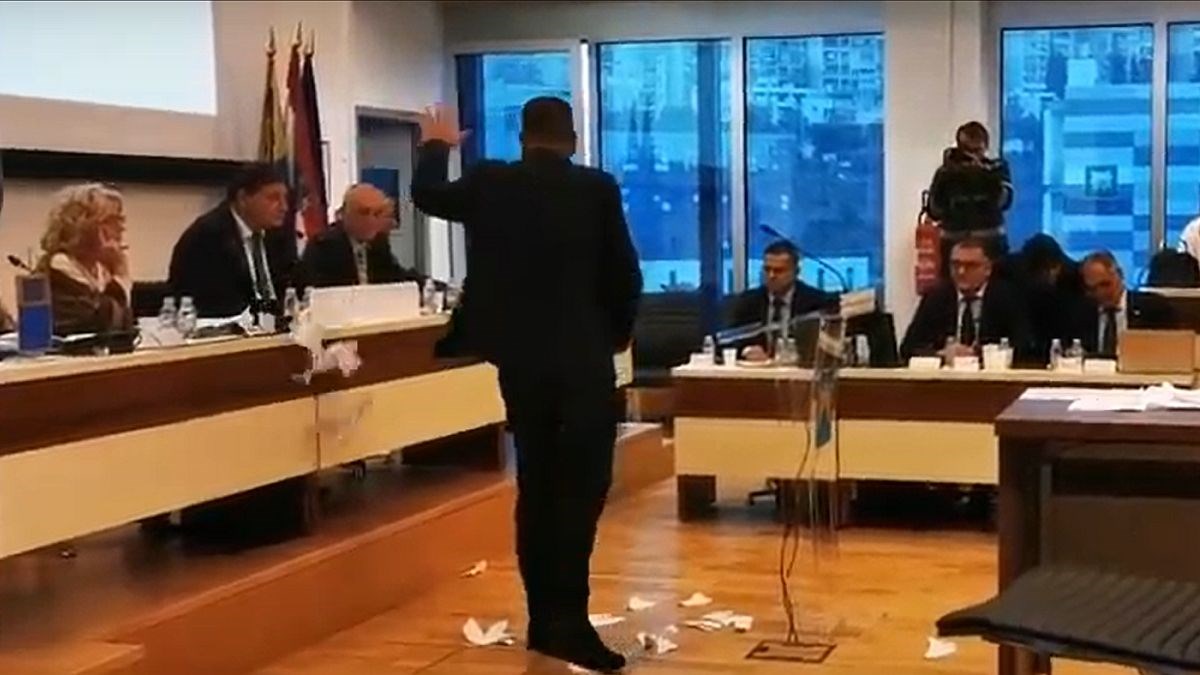 Na županijskoj sjednici Bulj kidao amandmane Mosta i vikao: Ovo je diktatura