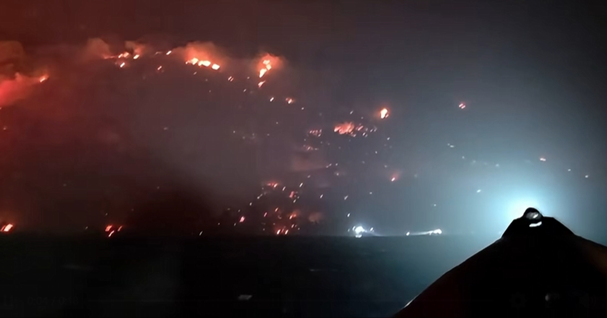 VIDEO Pogled iz mora na Omiš u plamenu. HGSS objavio snimku