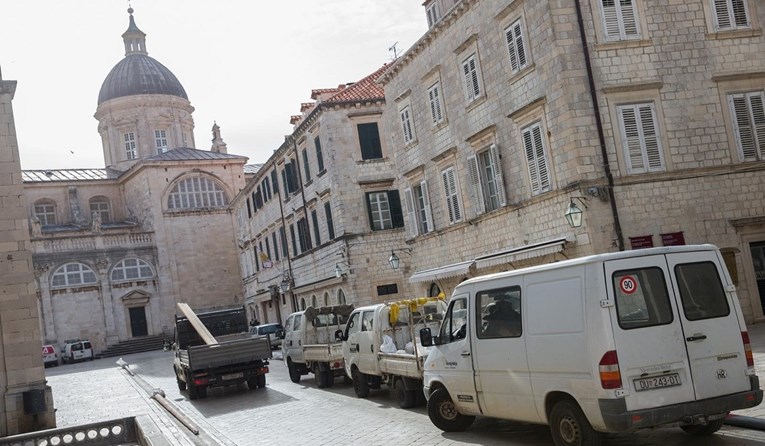 Vlast u Dubrovniku želi ograničiti promet oko povijesne jezgre