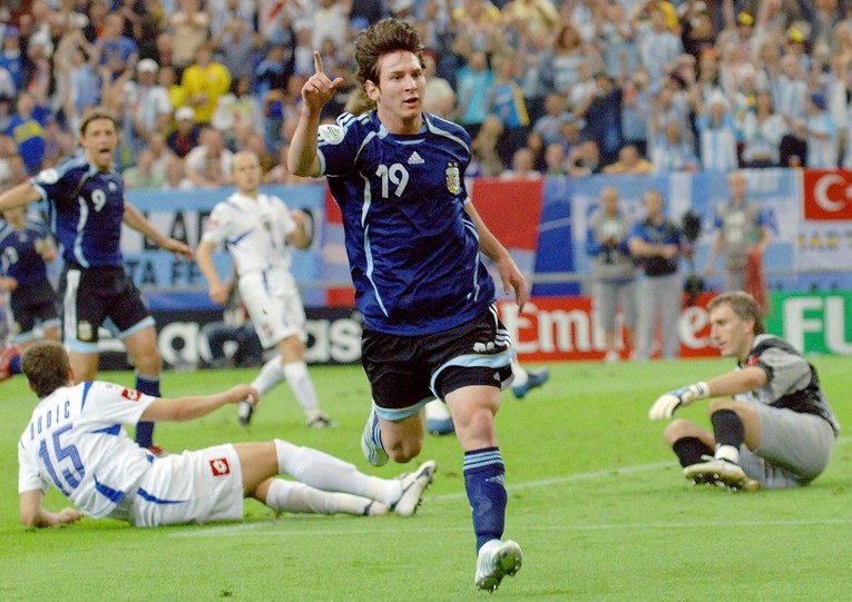Dan kada je Argentina razbila Srbiju i Crnu Goru, a Messi (18) zabio prvi gol na SP-u