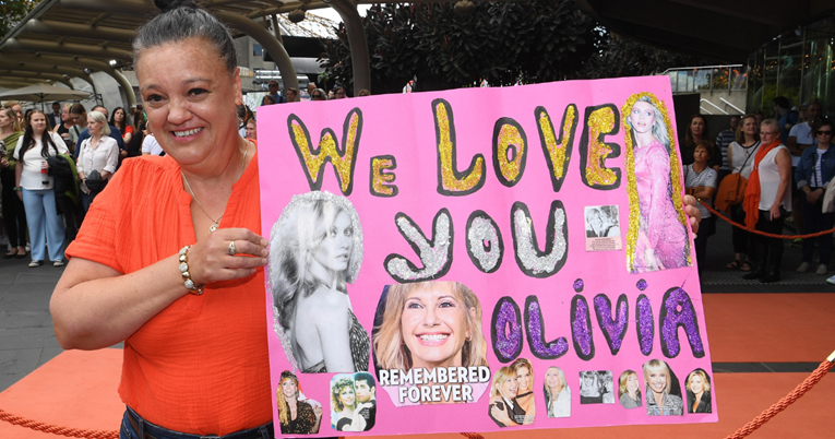 Tisuće ljudi u Australiji odale počast pokojnoj glumici Oliviji Newton-John